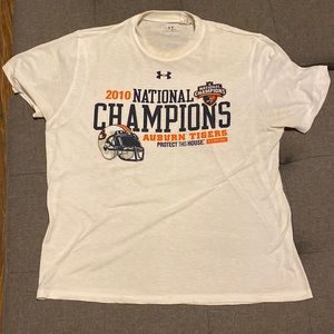 Under Armour Auburn Tigers Football Tee Size Men’s Medium NCAA T-Shirt Alabama